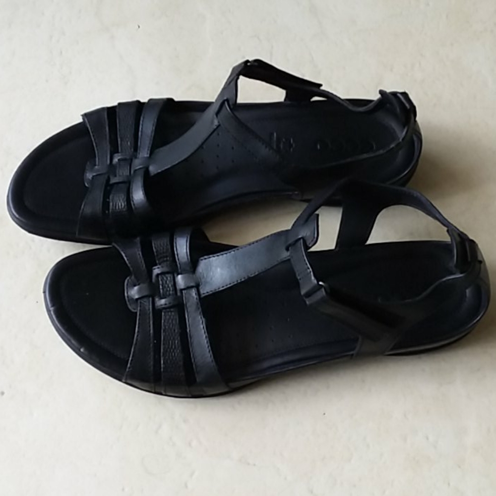 ECCO Black Sandals - Picture 3 of 8